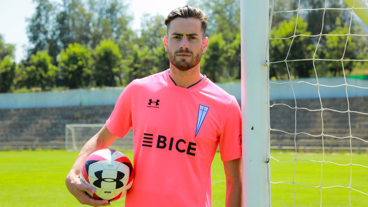 Tras 7 meses, Lucas Melano abandona Universidad Católica