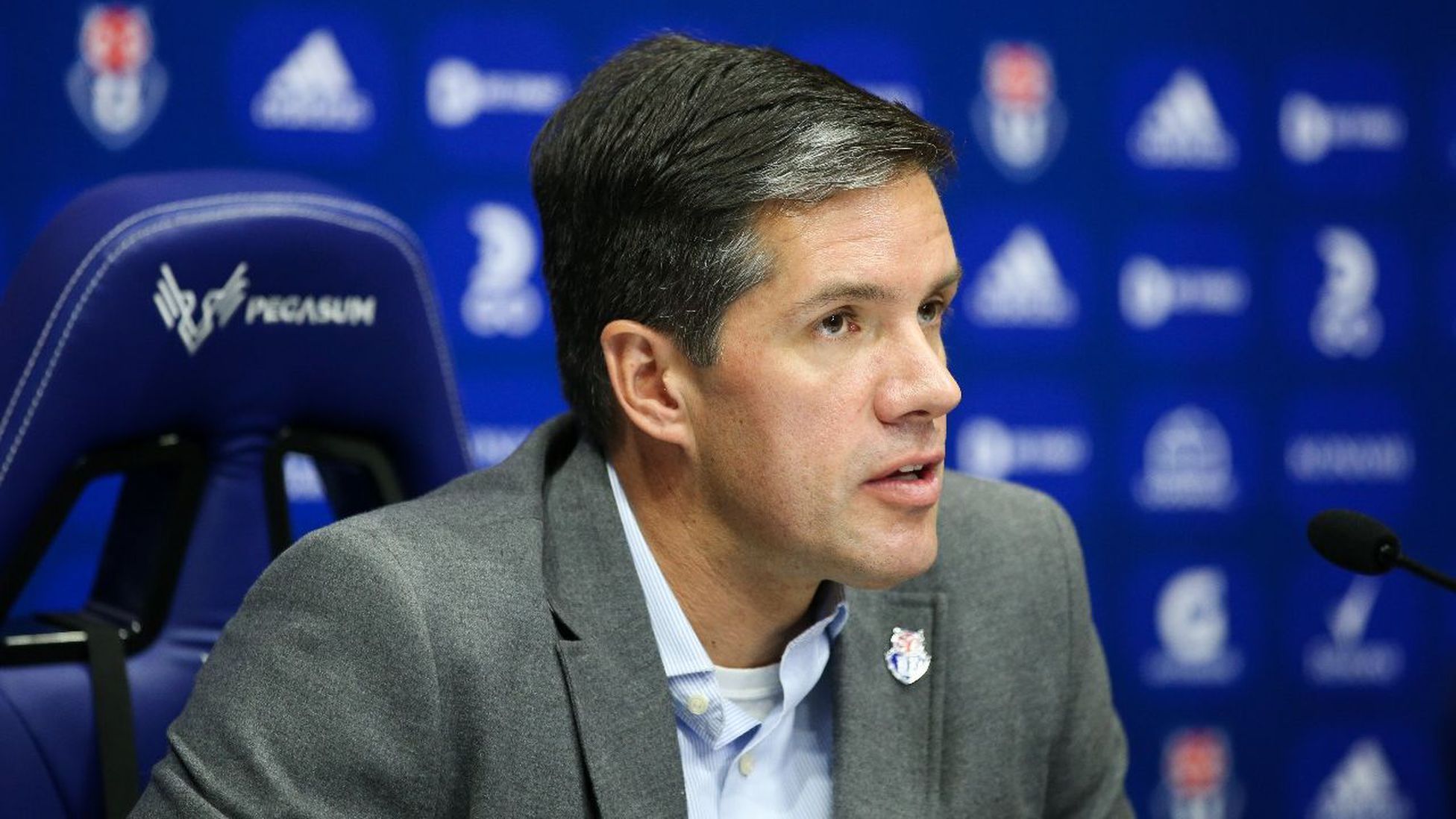 Continúa al mando: Michael Clark fue reelecto presidente de Azul Azul