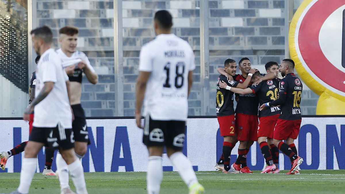 Ñublense frenó en seco a Colo Colo y se llevó un triunfo en el Monumental
