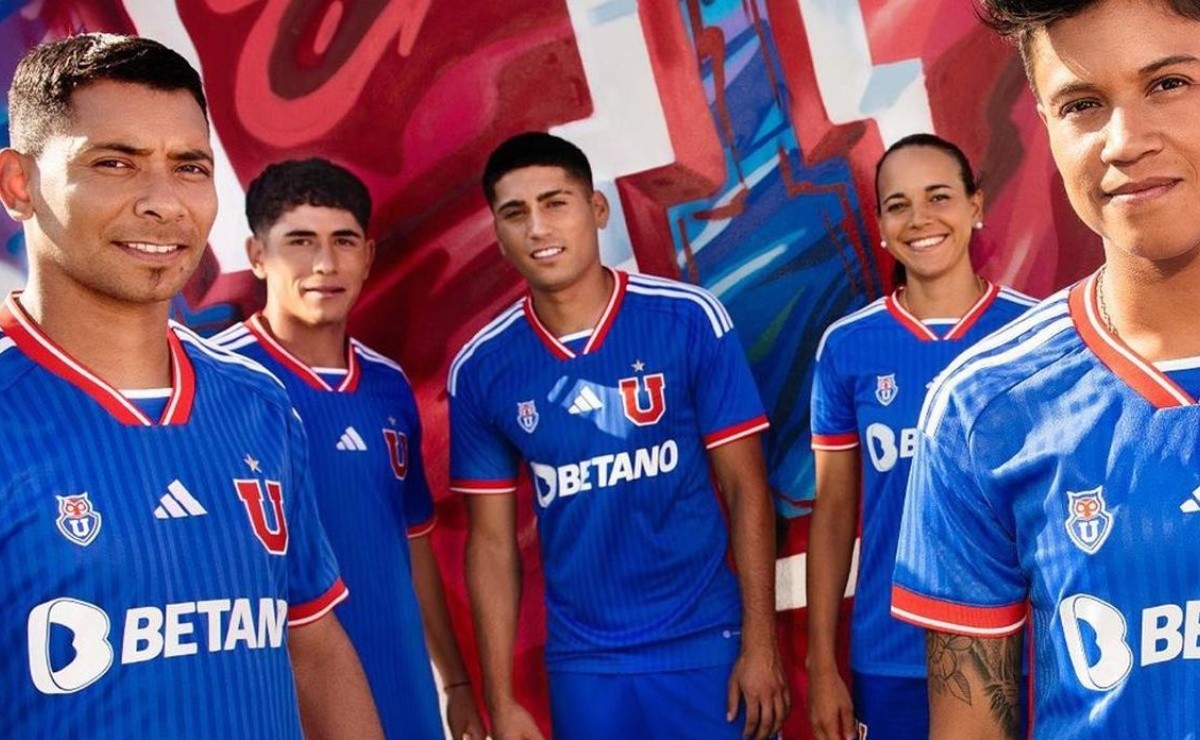 (Fotos) Universidad de Chile presenta oficialmente su nueva camiseta