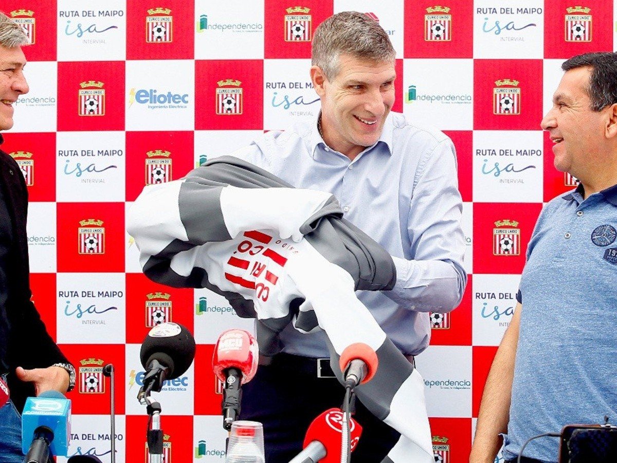 Martín Palermo es el nuevo entrenador de Curicó Unido