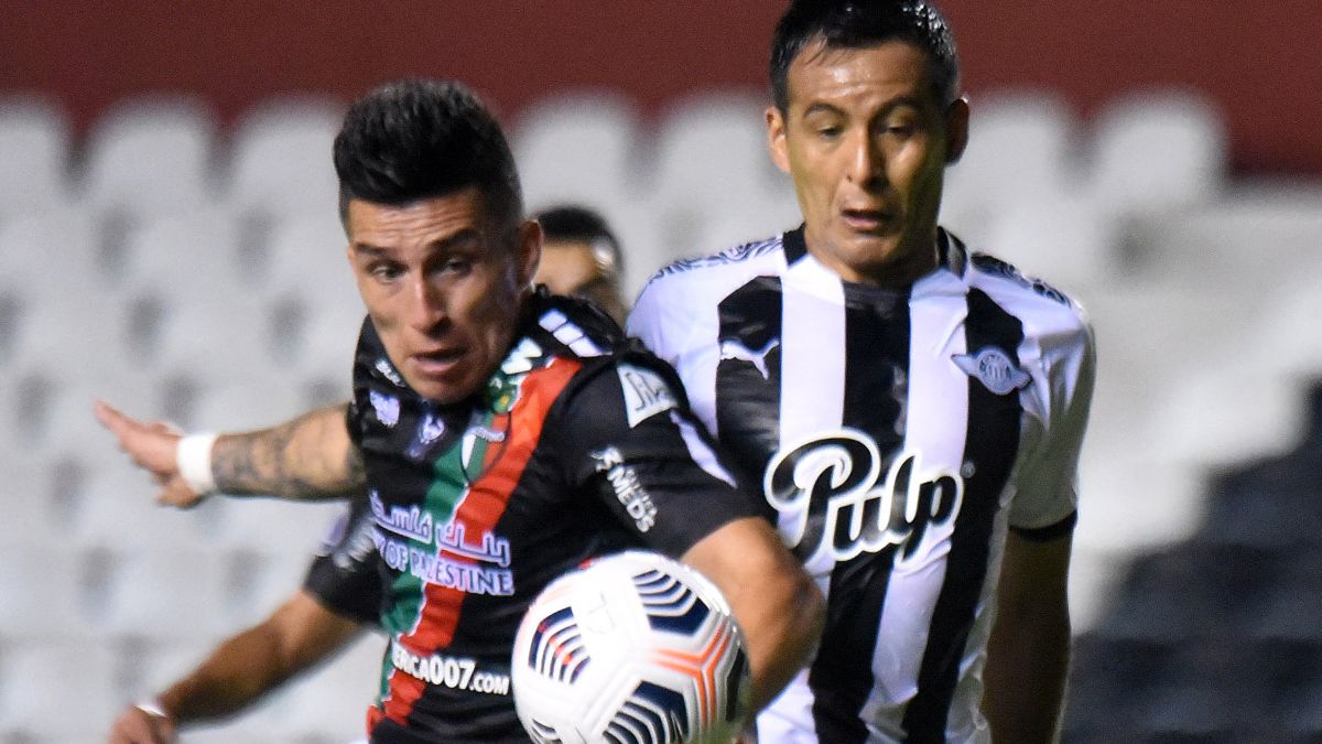 Con un expulsado, Palestino perdió ante Libertad por Copa Sudamericana