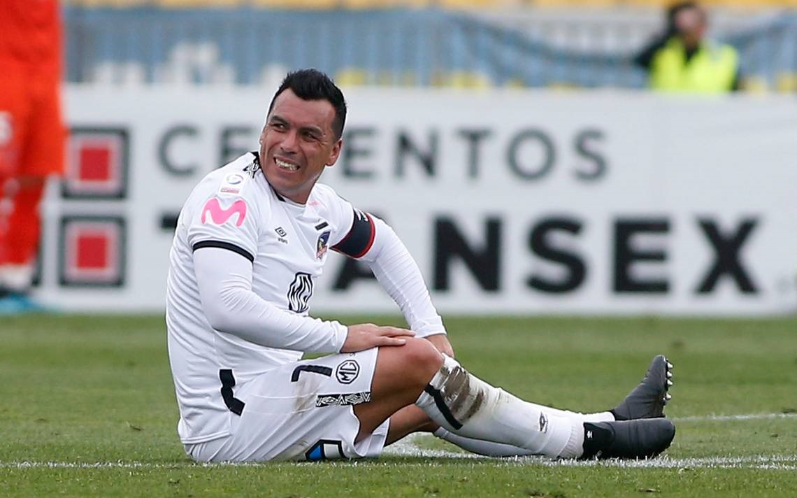 ¿Esteban Paredes se va de Colo Colo?