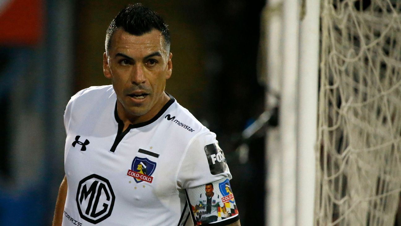 Historiadores le quitan un gol a Esteban Paredes