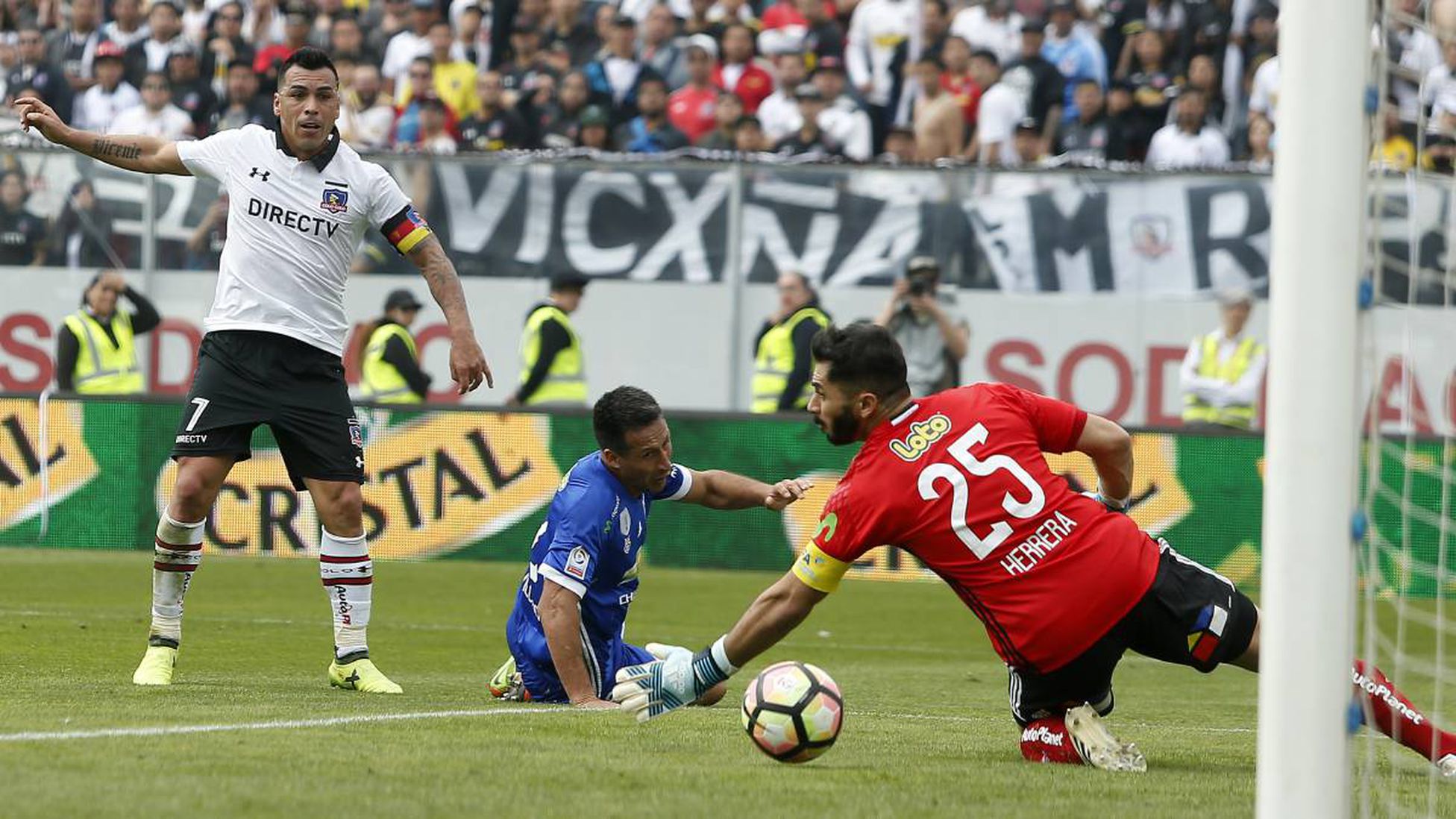 Esteban Paredes le envió mensaje a Herrera: «No me atajó nunca un penal»