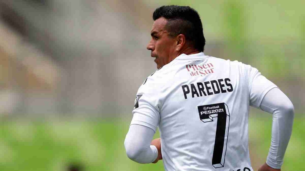 Esteban Paredes fue despedido de Colo Colo por teléfono