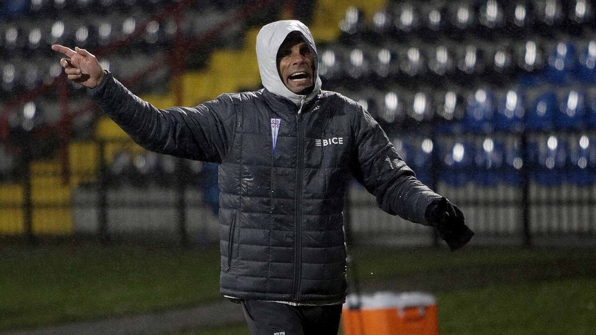 Video: Gesto del hijo de Poyet enfureció a los hinchas de Huachipato