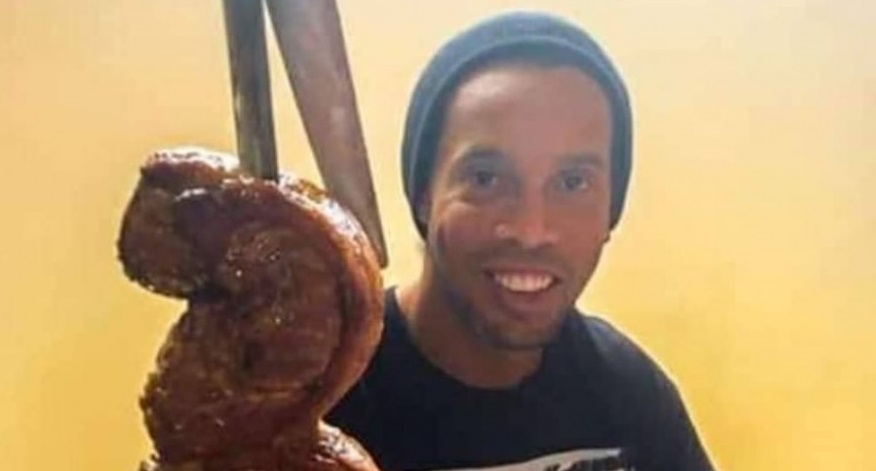 Ronaldinho celebró su cumpleaños número 40 en la cárcel