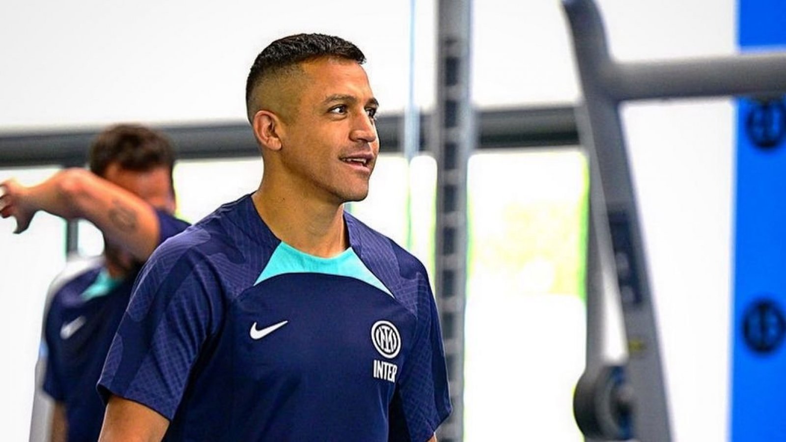 Revelan que importante club francés quiere fichar a Alexis Sánchez