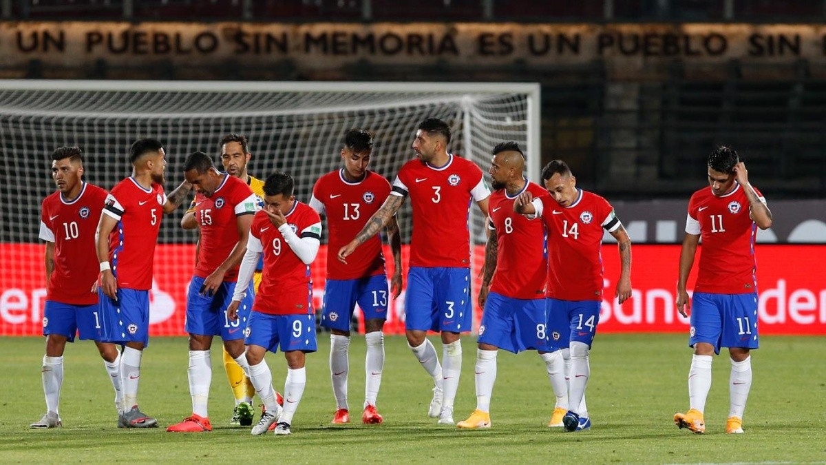 Los dos estadios que inscribió La Roja para recibir a Argentina