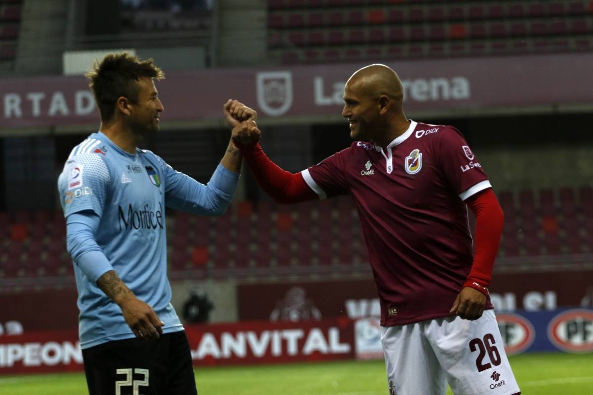 Redebut de «Chupete» Suazo en Primera División estuvo marcado por un empate