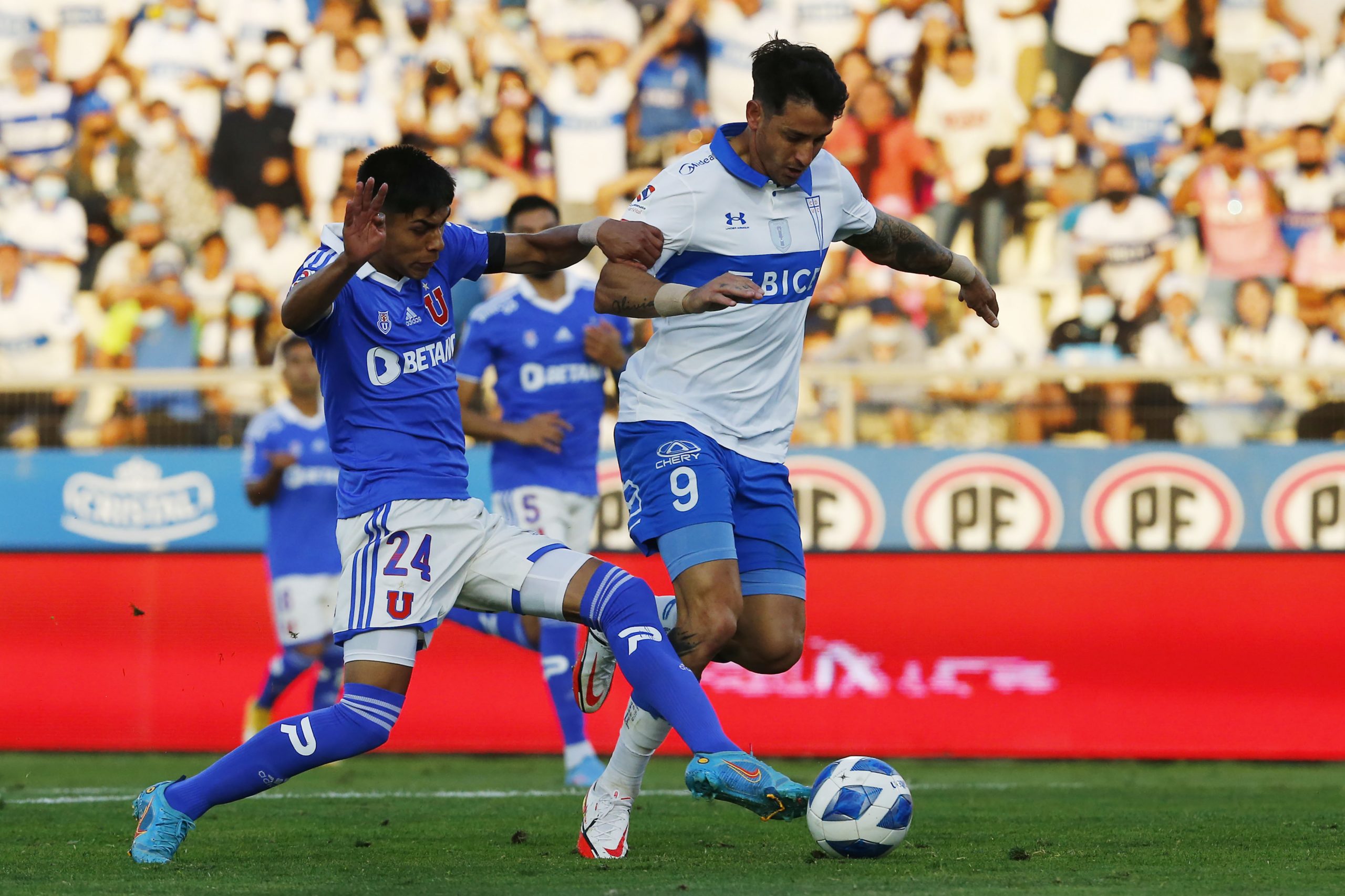 (Goles) U. Católica derrotó a la ‘U’ en un sufrido Superclásico