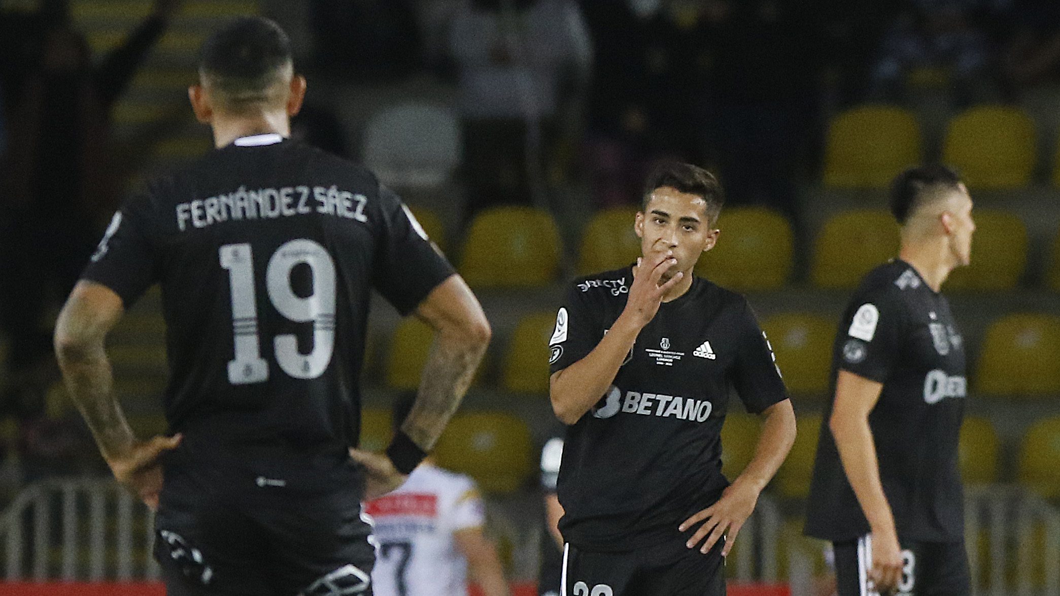 (Video): Bus de la ‘U’ fue apedreado tras la derrota ante Coquimbo