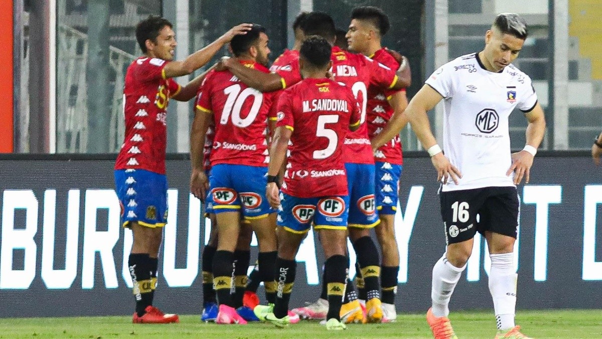 ¡Sigue la crisis! Unión Española golea a Colo Colo