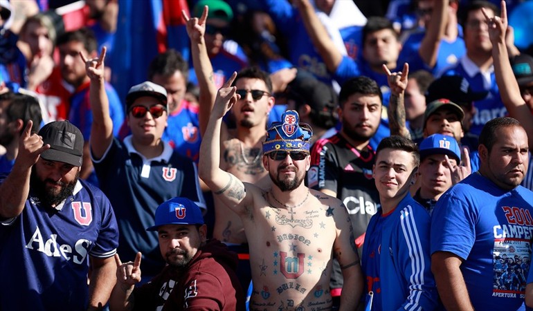 Lesión de Beausejour divide a los hinchas de la U