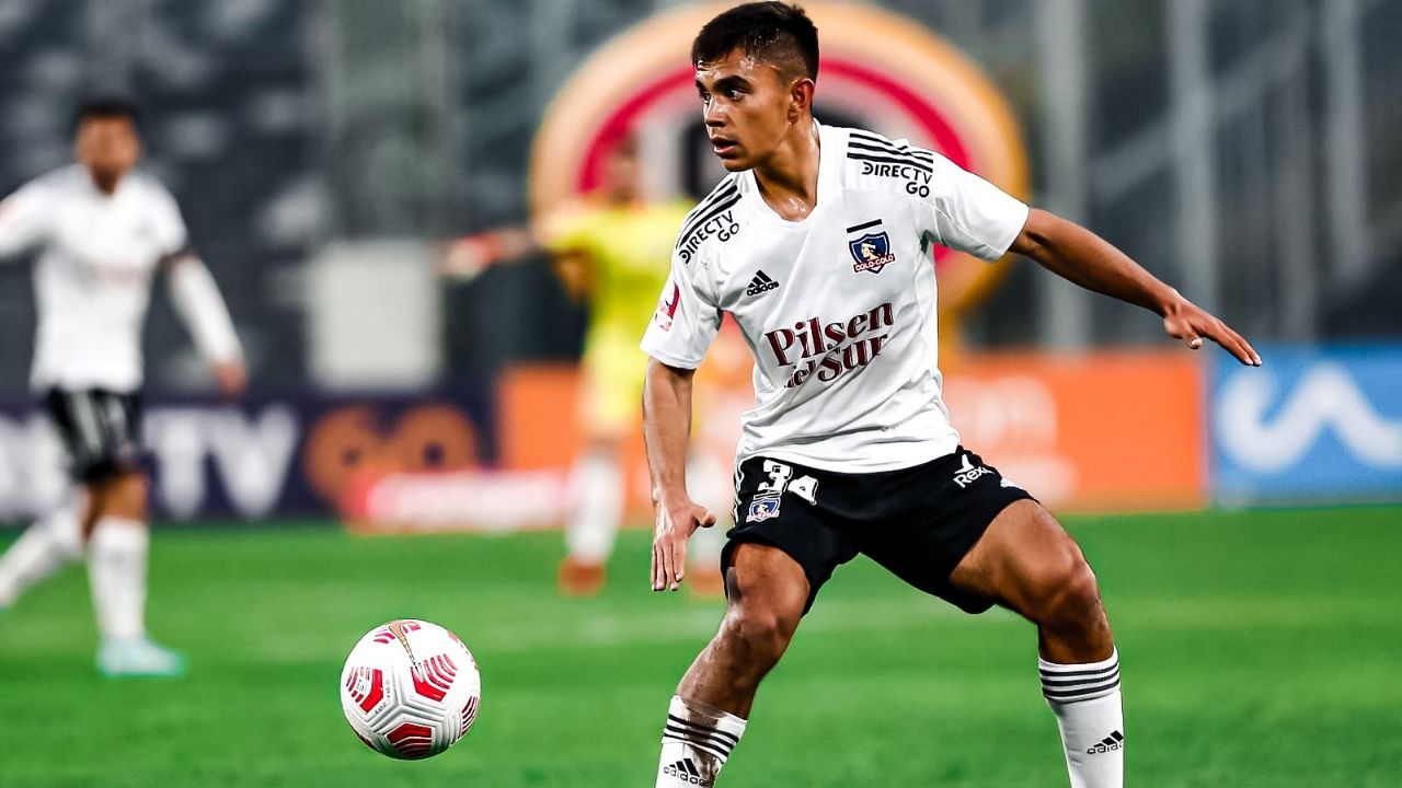 Agencia de Vicente Pizarro dispara contra Colo Colo