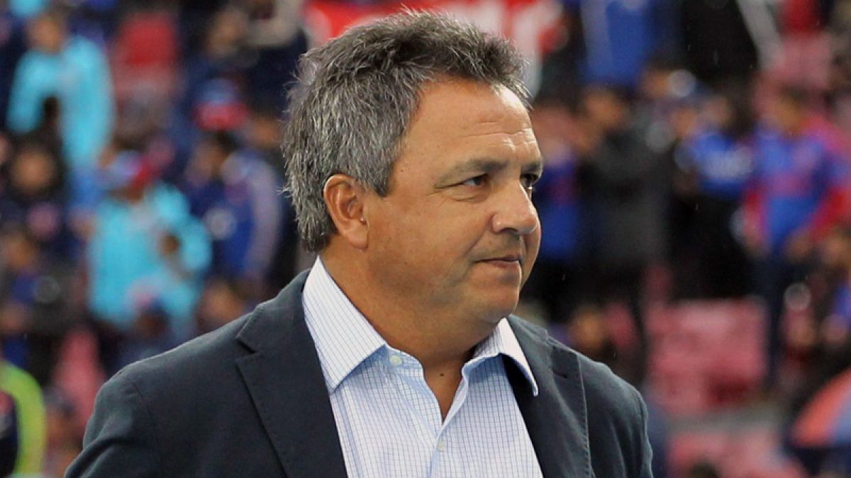 Castañeda dice que si Chile pierde con Perú, se debe jugar con Sub20