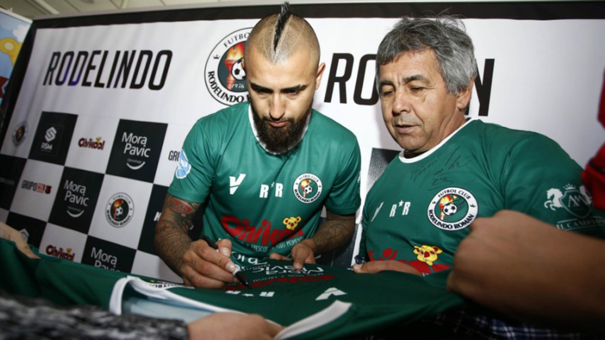 El aplaudido gesto de Arturo Vidal con Rodelindo Román