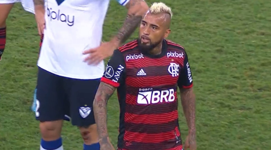 Prensa argentina contra Vidal: «Tremendo empujón a un pibe de Vélez»