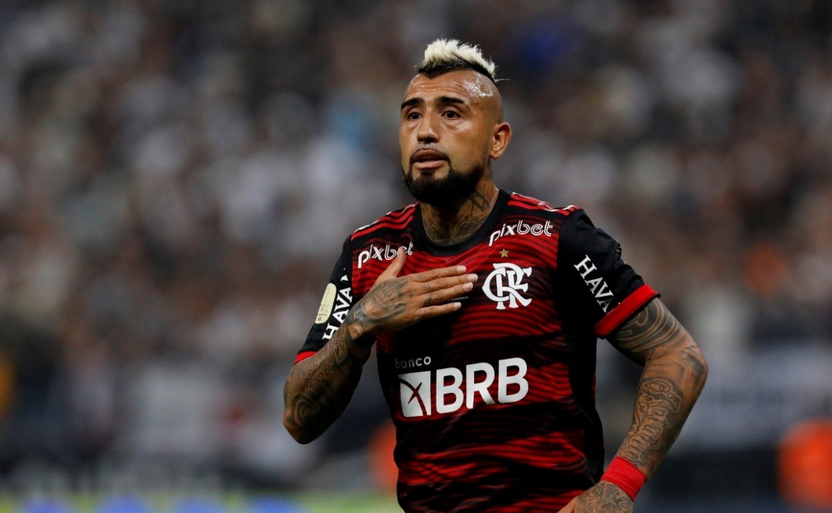 Flamengo multó a Arturo Vidal por actos de indisciplina