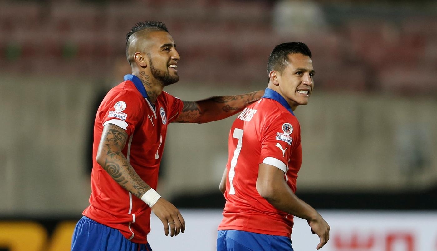Vidal y Sánchex ya están en Chile para sumarse a La Roja