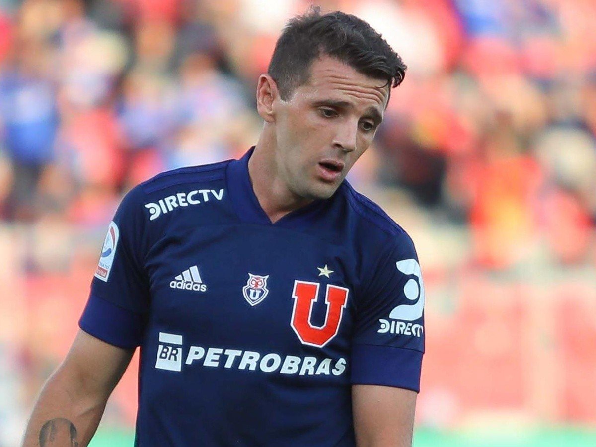 Montillo se despidió de los hinchas de la ‘U’ que llegaron al CDA