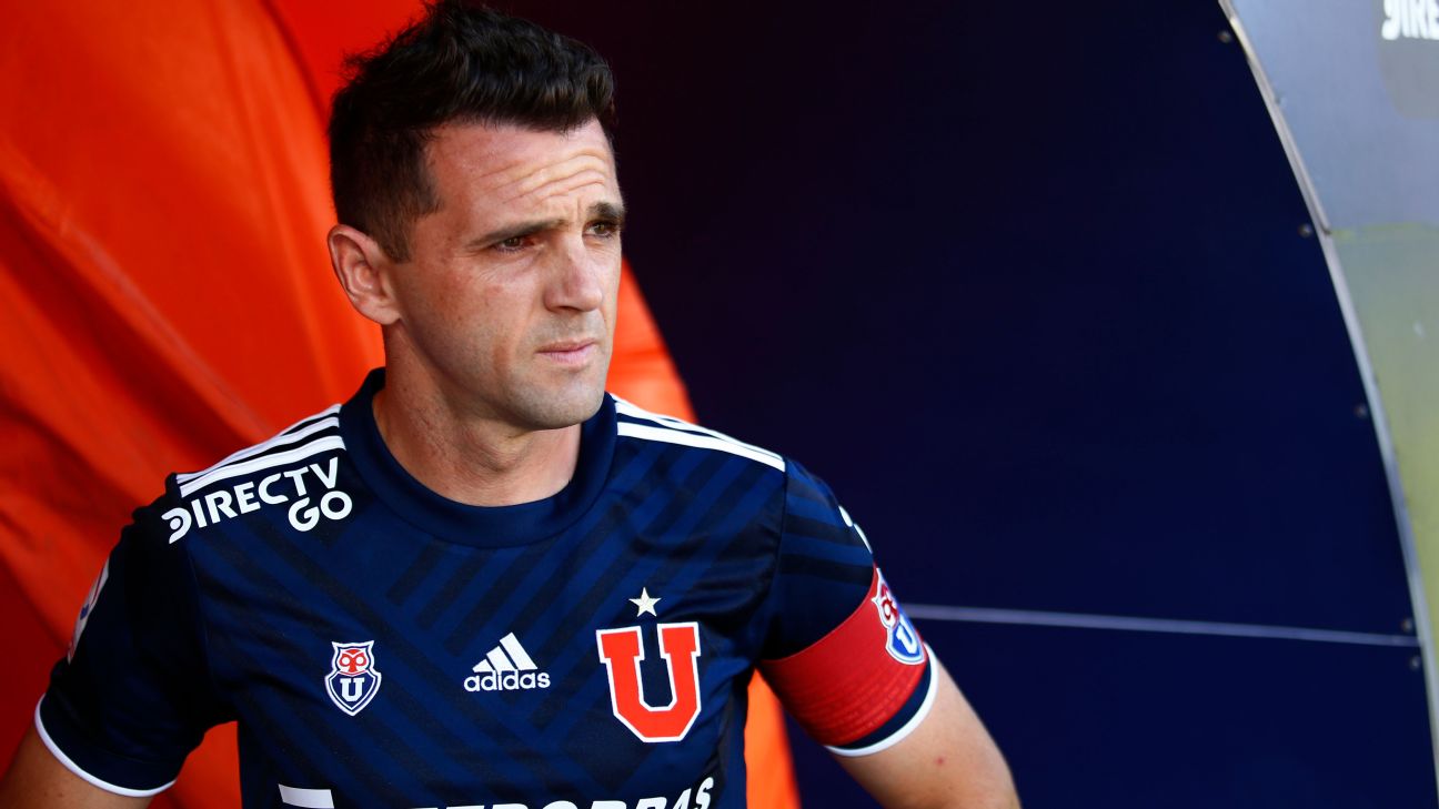 ¿Llega a la U? Montillo representa a nueva joya del fútbol chileno