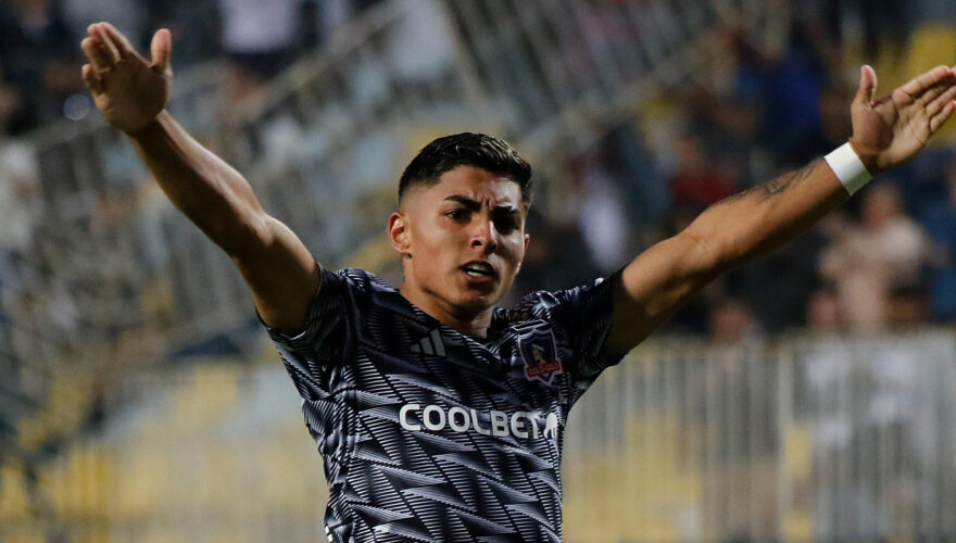 Jordhy Thompson fue citado por Colo Colo para el duelo ante Curicó