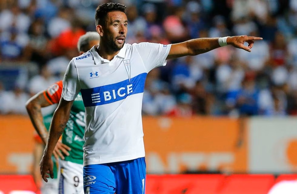Referente de Colo Colo repasa a Mauricio Isla: «Tiene nombre, pero el tiempo pasa»