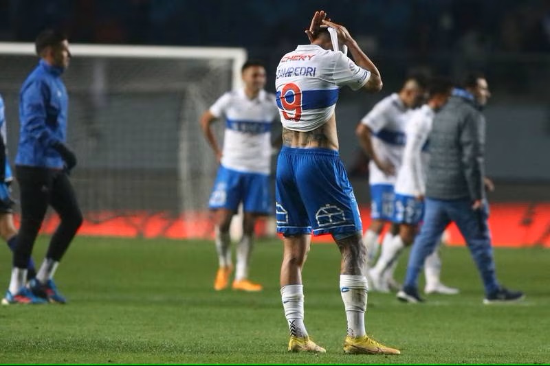 «Podría demorar hasta 6 semanas en recuperarse»: Jugador de la UC se quedaría fuera de las canchas