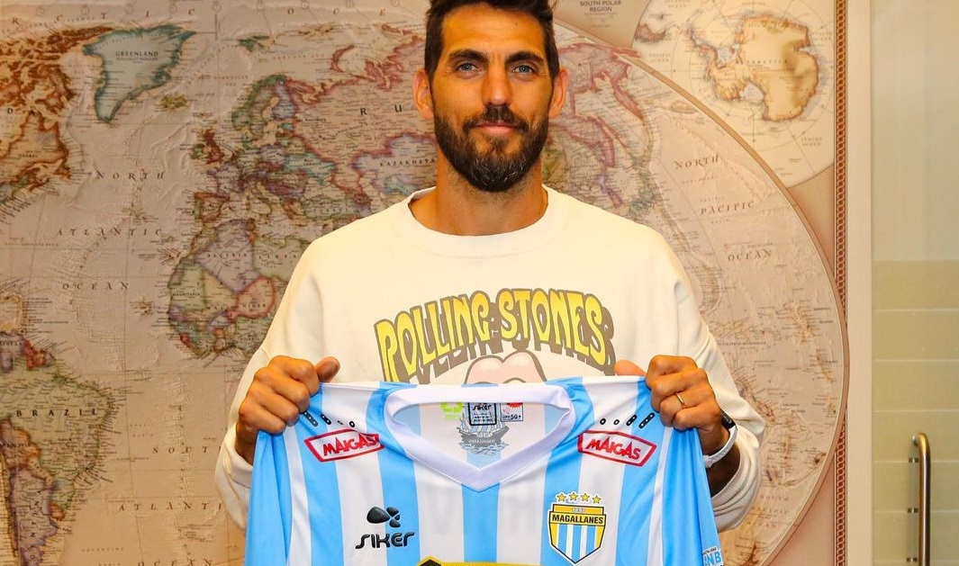 Joaquín Larrivey fue presentado como nuevo refuerzo de Magallanes