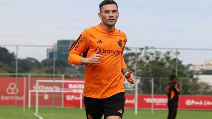 Siguen los problemas para Charles Aránguiz: Revelan que aún no podrá jugar