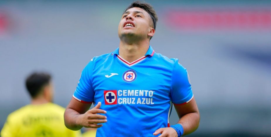 Cruz Azul tomó radical decisión ante las cero ofertas por Iván Morales