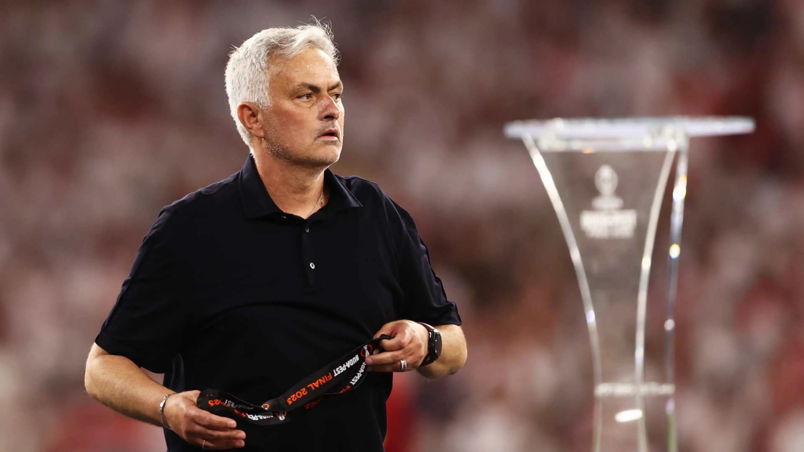 José Mourinho renuncia a comité de la UEFA tras recibir dura sanción
