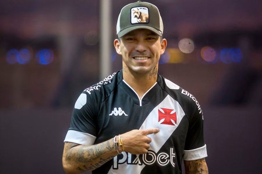 Vasco da Gama oficializa llegada de Gary Medel a Brasil