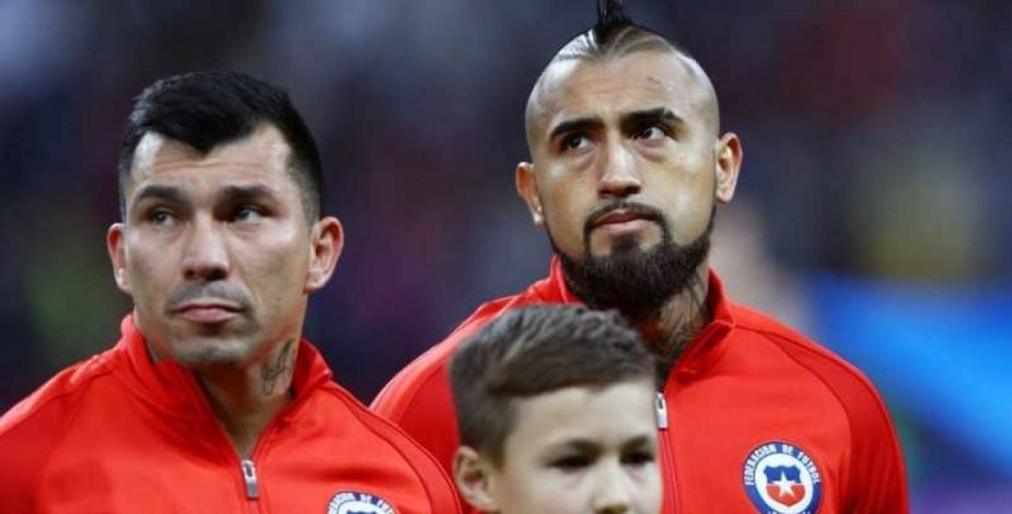 Foto: Arturo Vidal le dio la bienvenida a Gary Medel en Brasil