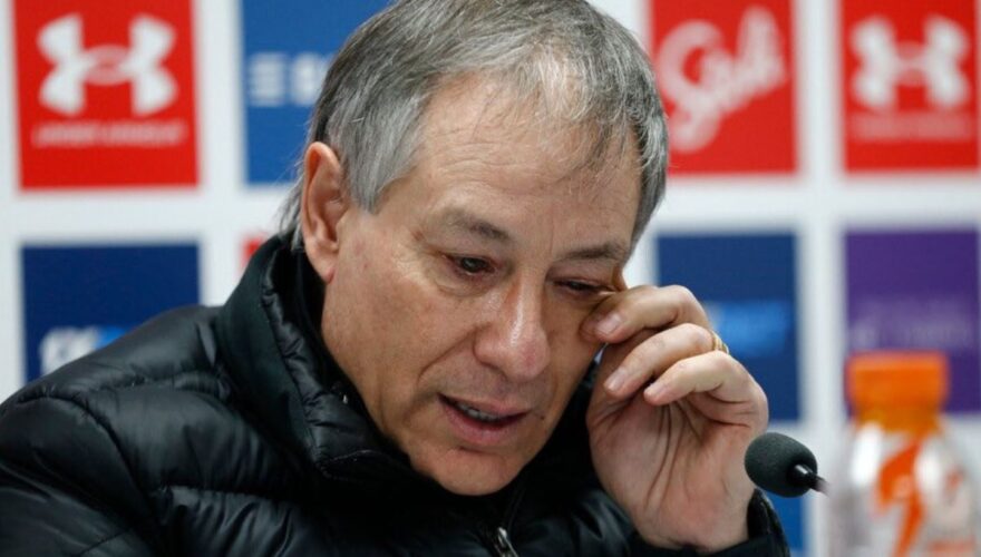 Entre lágrimas, Ariel Hola se despidió de Universidad Católica