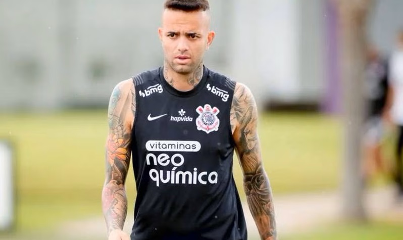 Video: Hinchas de Corinthians sorprenden a jugador en un motel y lo sacan a golpes