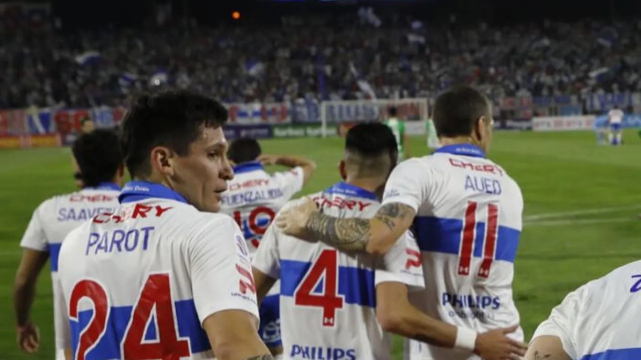 Familia de Jugador de Universidad Católica sufre violento portonazo
