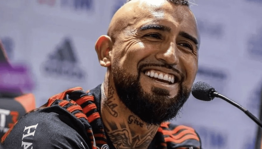 Arturo Vidal envía mensaje a Colo Colo: «El que no se la juega, perdió»