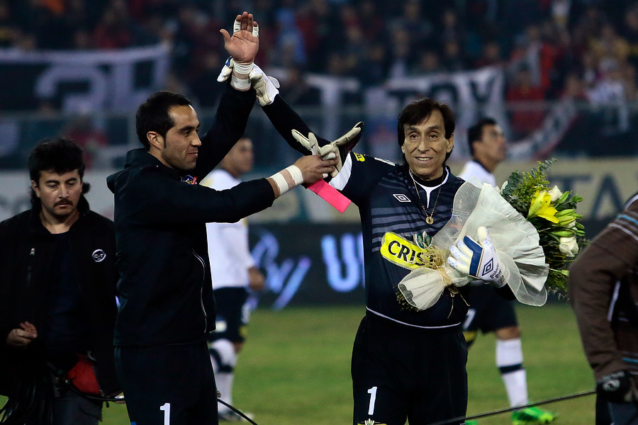 roberto rojas defiende a claudio bravo