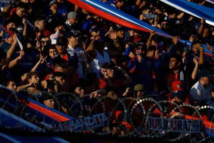 hinchas udechile