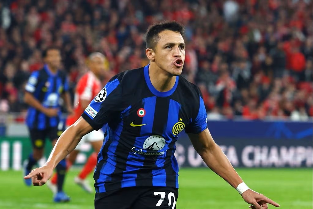 Con Su Título 20, Alexis Sánchez Se Convierte En El Tercer Futbolista 