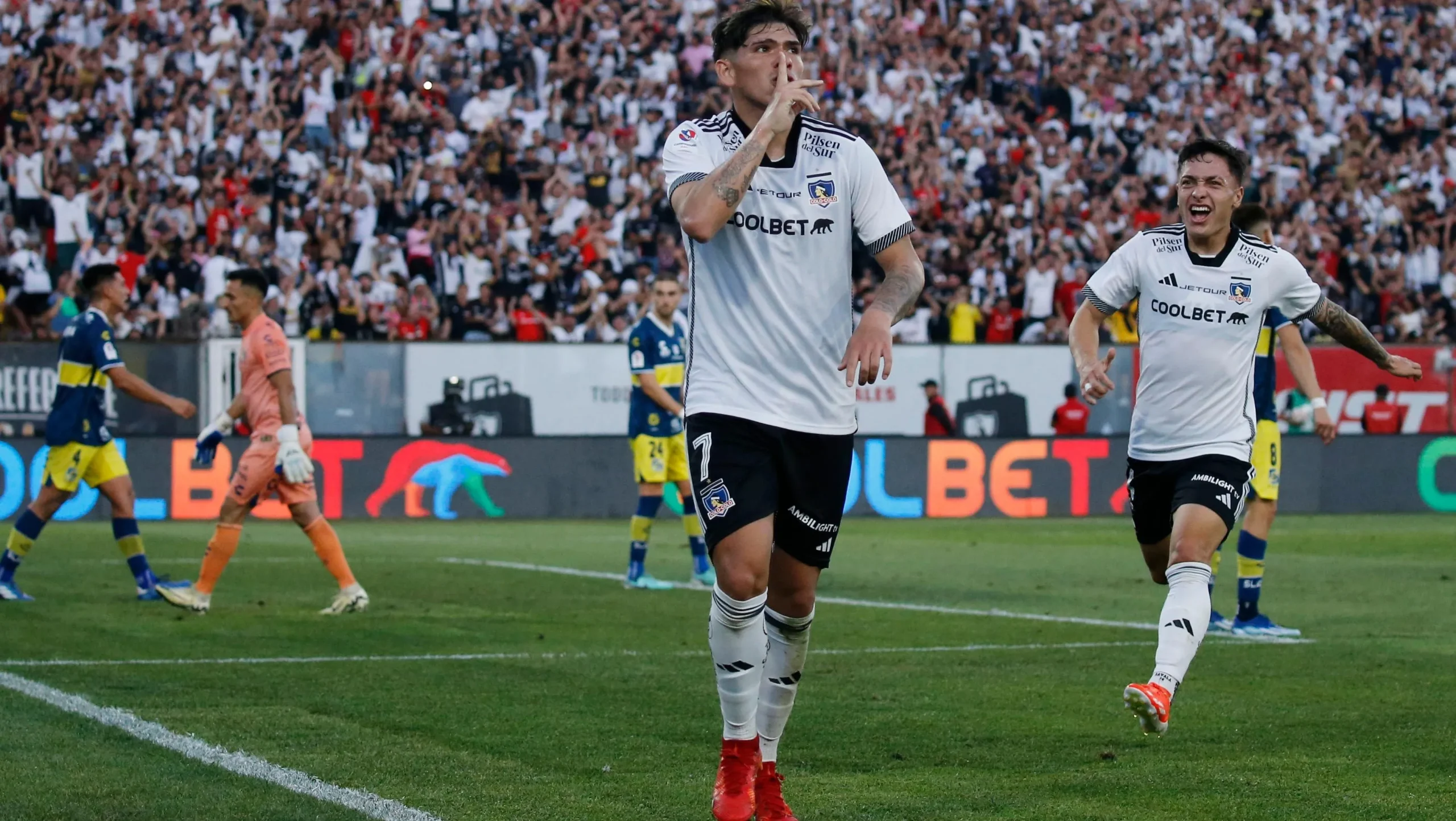 (Goles) Colo Colo vuelve a la victoria tras derrotar 3-1 a Everton