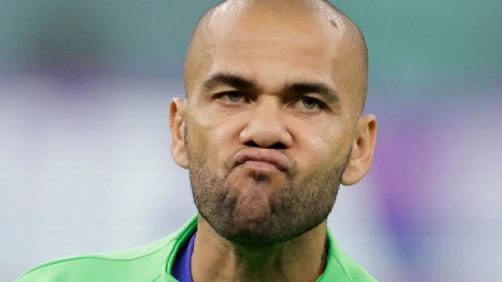 Dani Alves permanecerá un día más en prisión al no poder reunir el dinero de la fianza