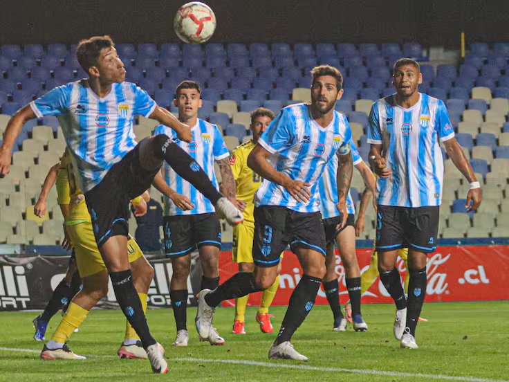 «Ningún futbolista estuvo en estado de ebriedad»: Plantel de Magallanes defiende a jugador despedido del club