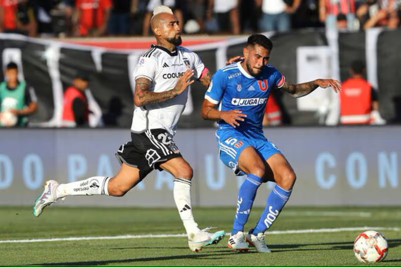 ¿Reconciliación con los azules? Arturo Vidal felicitó a Universidad de Chile