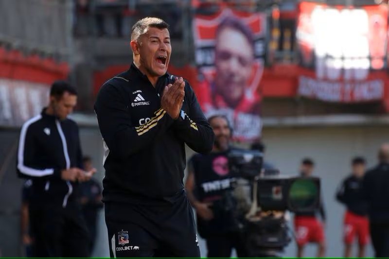 El nuevo problema que complica a Almirón y Colo Colo para el partido ante Cobreloa