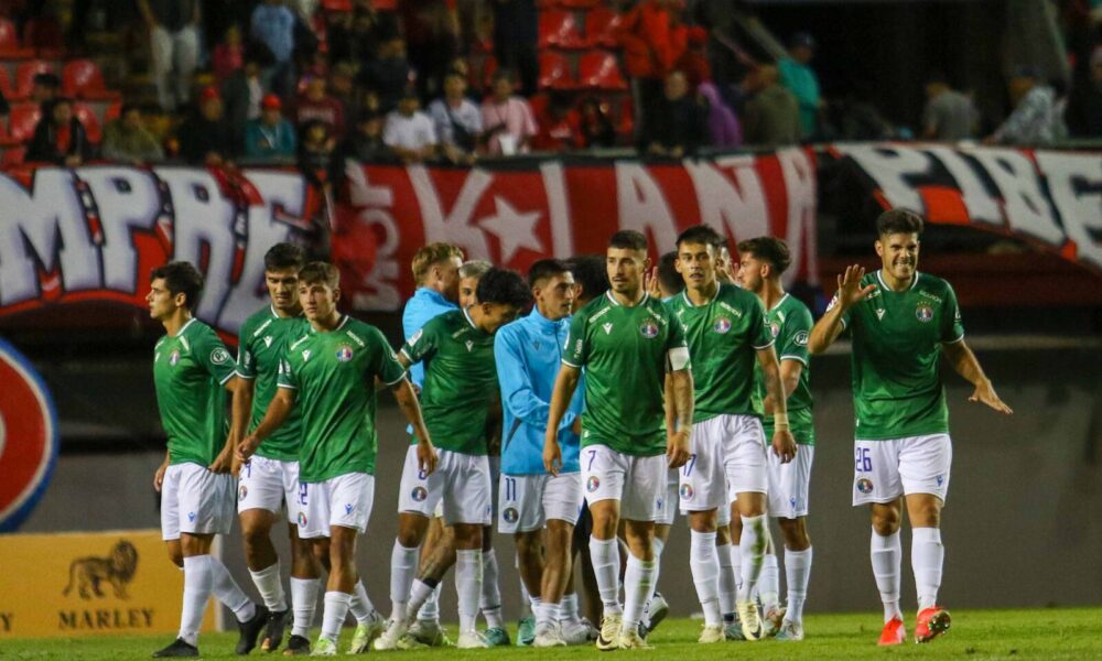 Todos de negro: la protesta que preparan los hinchas de Audax Italiano