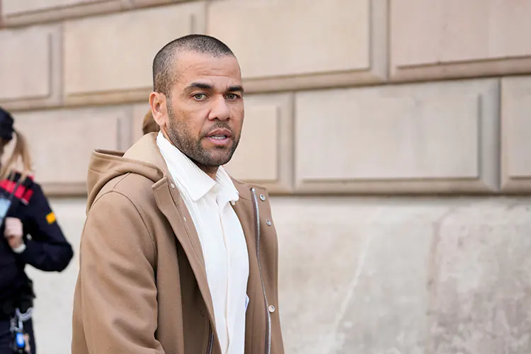 Dani Alves rompe el silencio tras salir de la cárcel: «Me adapto a todo»